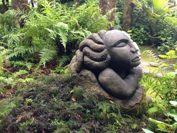 Maori sculpture at Te Kainga Marire