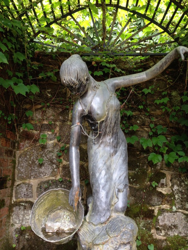 Statue at Cloudehill. Janna Schreier