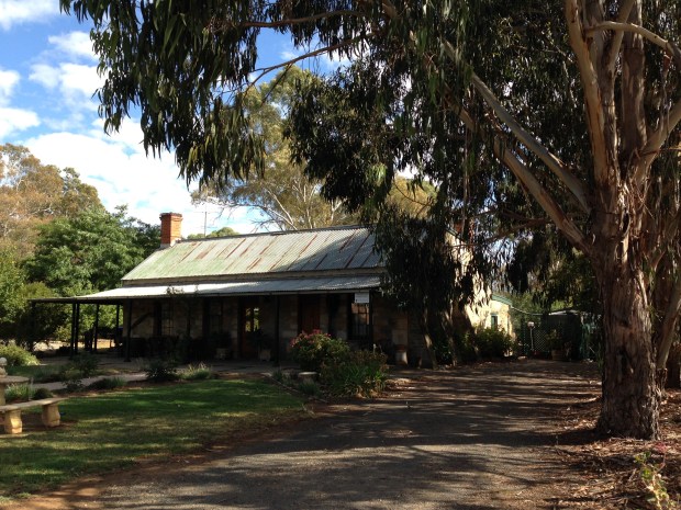 Rural Australian house with corrugated roof. Janna Schreier