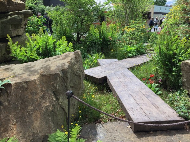 Heavy plank boardwalk at Dan Pearson's Chelsea garden