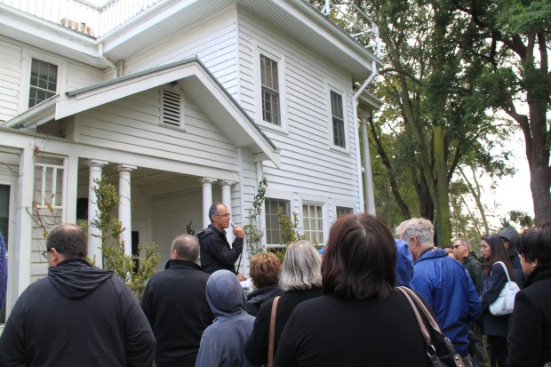 John Christie talking at Cruden Farm. Janna Schreier