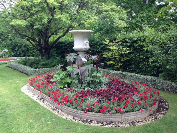 Avenue Garden, Regent's Park. Janna Schreier