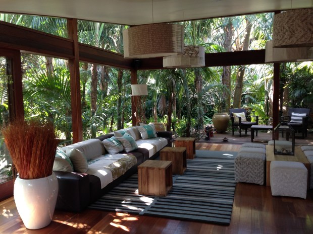 Could you think of a more serene lounge around?