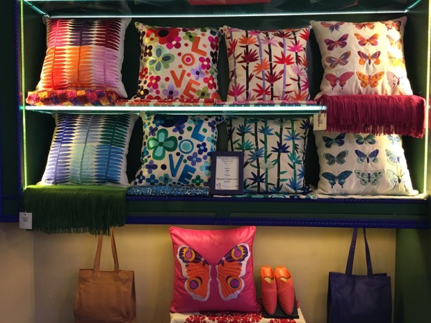 I had a bit of cushion envy in the Boutique Marjorelle. I can't believe Paul thinks we have enough cushions already. I mean really, isn't that impossible?