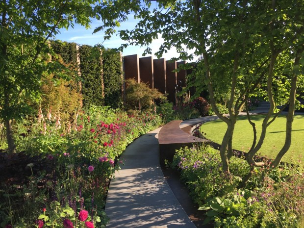 Jo Thompson: The Chelsea Barracks Garden