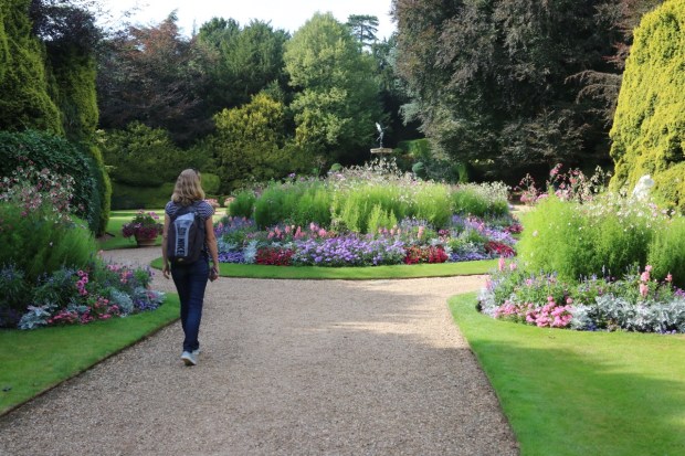 My sister sent me an email entitled 'A garden designer explores' with this photo. A good prompt that I really need to buy a more grown-up bag at some point!
