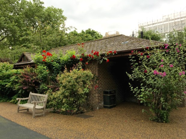 Beautiful toliets at Cadogan Gardens South!